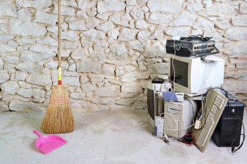 House clearance process with organized sorting of items